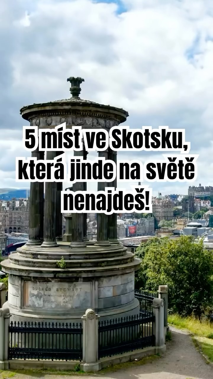 💙 Skotsko patří mezi nejúchvatnější země Evropy. Hory, jezera, chlupaté krávy, hrady a romantické pobřeží. To všechno na jednom místě. 🏴󠁧󠁢󠁳󠁣󠁴󠁿

✨ Tady je 5 míst, která ve Skotsku nesmíš minout:

1️⃣ Edinburgh – staré město, hrad a kavárny
2️⃣ Loch Lomond National Park
3️⃣ Cairngorms – drsná příroda, hory a sobi
4️⃣ Balmoral Castle – královská rezidence
5️⃣ Východní pobřeží – St Andrews & Dunnottar, seriál Cizinka

📌 Každé z nich je úplně jiné a dohromady tvoří to nejlepší, co Skotsko nabízí.

Celý seznam a tipy najdeš v článku v biu!

👉 Ulož si tenhle reel a sleduj mě, ať ti neuteče Part 2 s dalšími tipy!

#skotsko #scotland #cestovani #tipynacestu #zahranicesvojtou