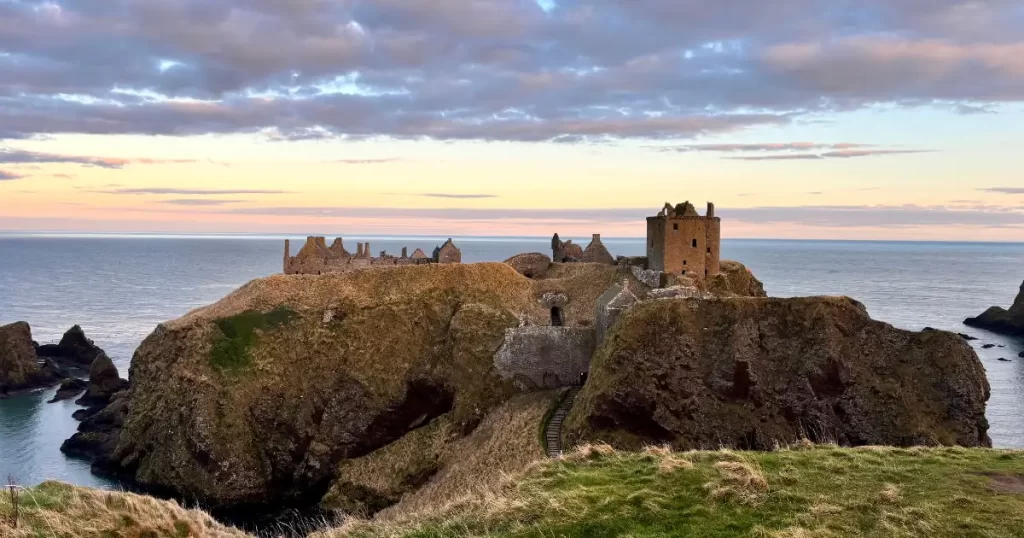 Dunnottar Castle - hrad na pobřeží