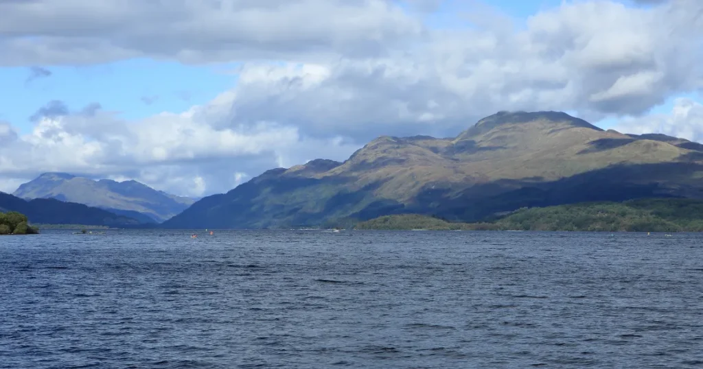 Loch Lomond – největší jezero ve Skotsku